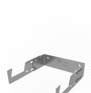 Eine metallische Wandhalterung fuer Leitern zur Sicherung des Leiterkopfs.